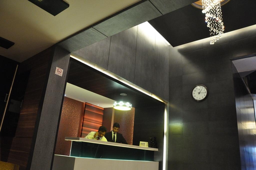 Silk Route Otel Guwahati Dış mekan fotoğraf