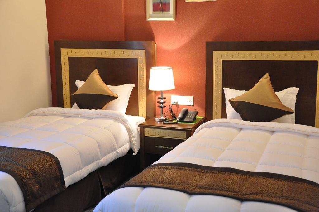 Silk Route Otel Guwahati Dış mekan fotoğraf