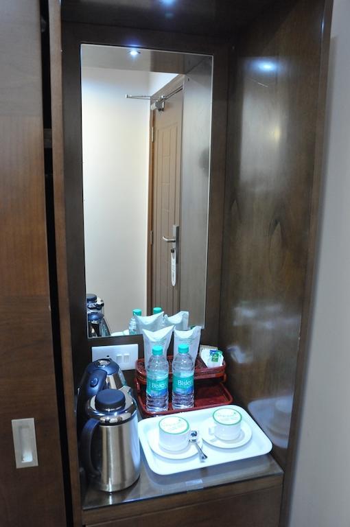 Silk Route Otel Guwahati Dış mekan fotoğraf