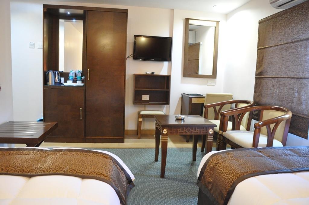 Silk Route Otel Guwahati Dış mekan fotoğraf
