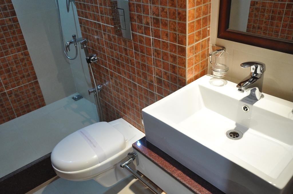 Silk Route Otel Guwahati Oda fotoğraf