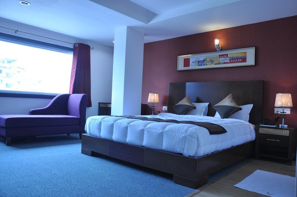 Silk Route Otel Guwahati Oda fotoğraf