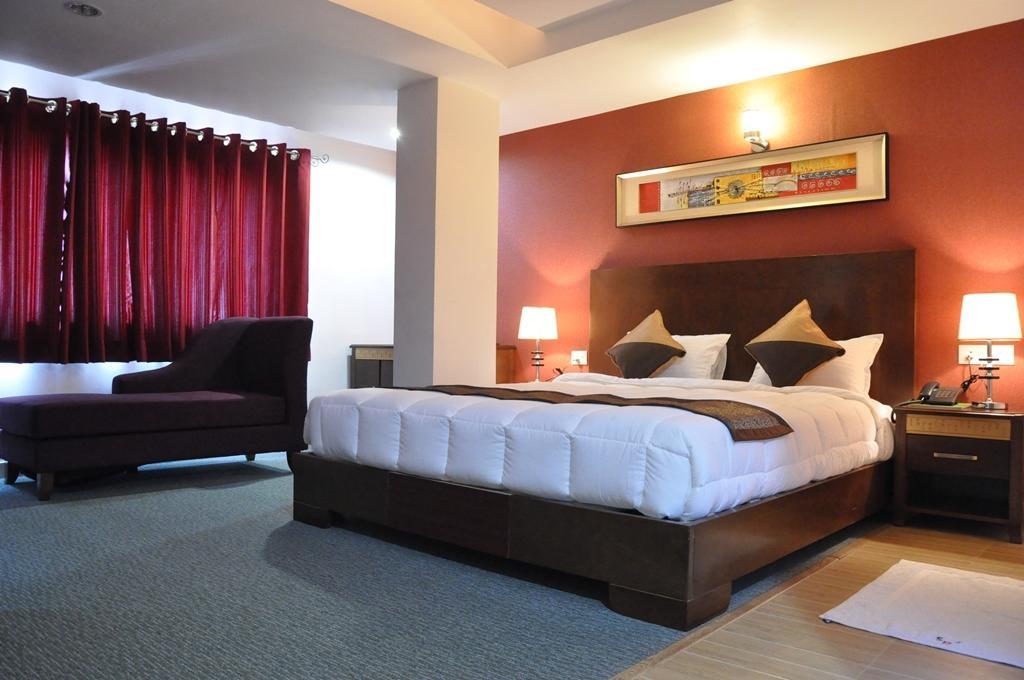 Silk Route Otel Guwahati Oda fotoğraf