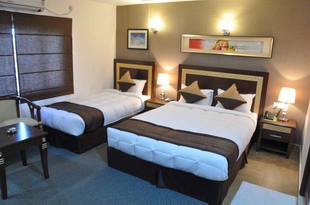 Silk Route Otel Guwahati Dış mekan fotoğraf