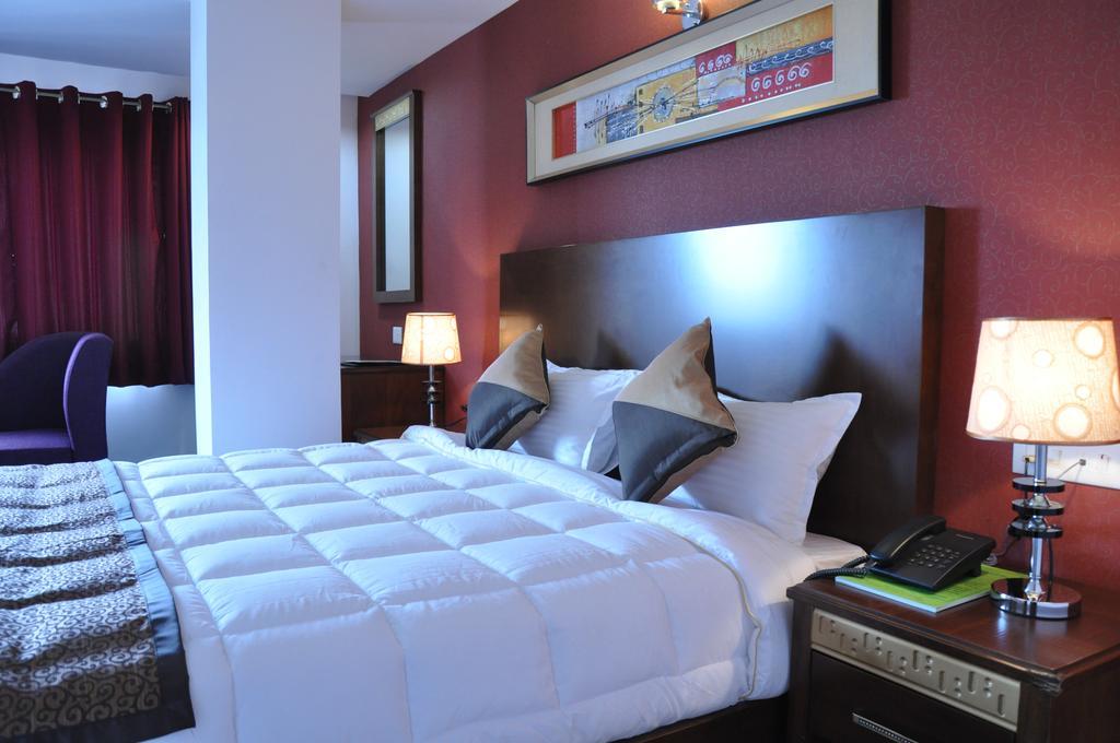 Silk Route Otel Guwahati Dış mekan fotoğraf