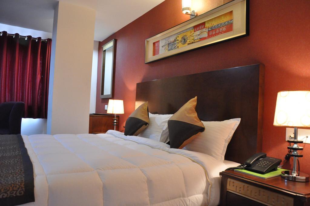 Silk Route Otel Guwahati Dış mekan fotoğraf